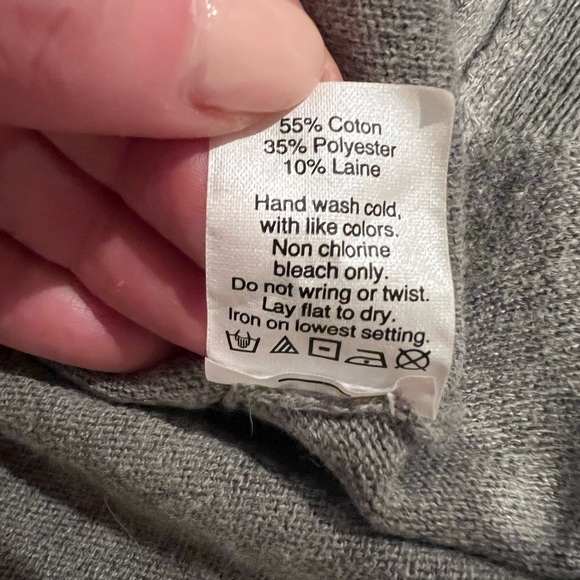 J. Crew necklace teddie Gray Sweater with Pearl Embellishments, medium, EUC - Picture 5 of 8